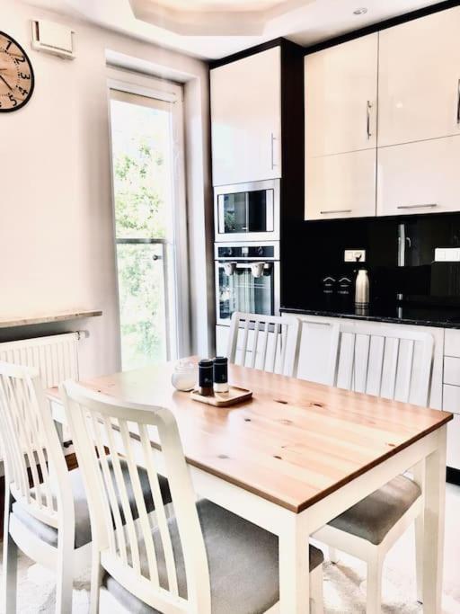 Nowoczesny Apartament Na Pradze Варшава Экстерьер фото