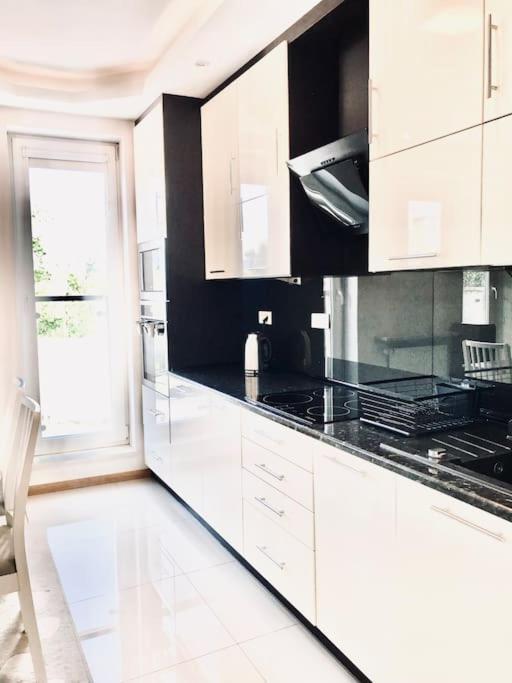 Nowoczesny Apartament Na Pradze Варшава Экстерьер фото