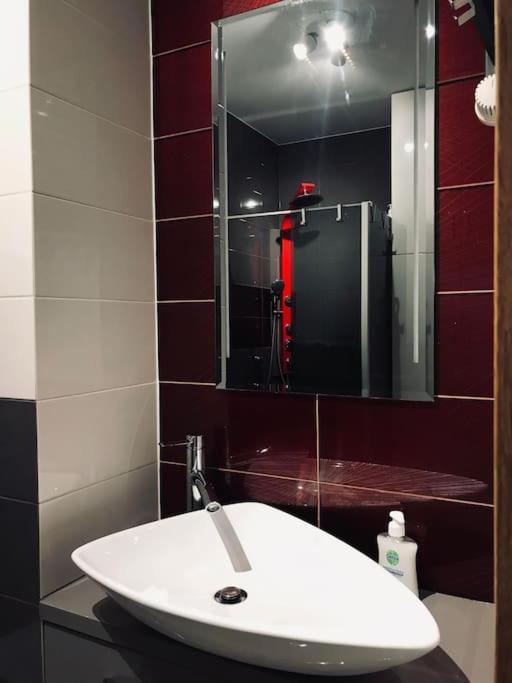 Nowoczesny Apartament Na Pradze Варшава Экстерьер фото