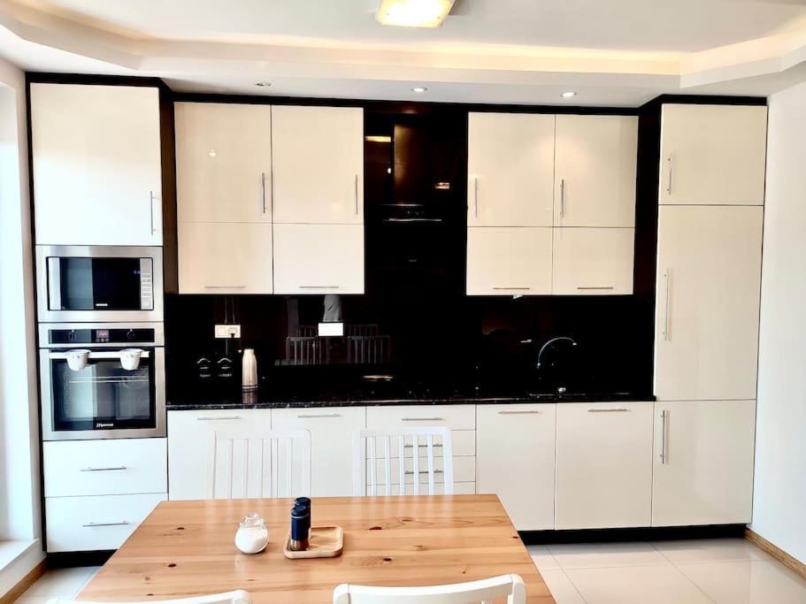 Nowoczesny Apartament Na Pradze Варшава Экстерьер фото
